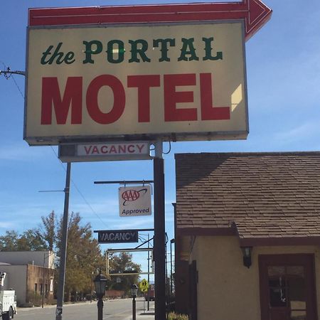 Portal Motel Lone Pine Exterior photo