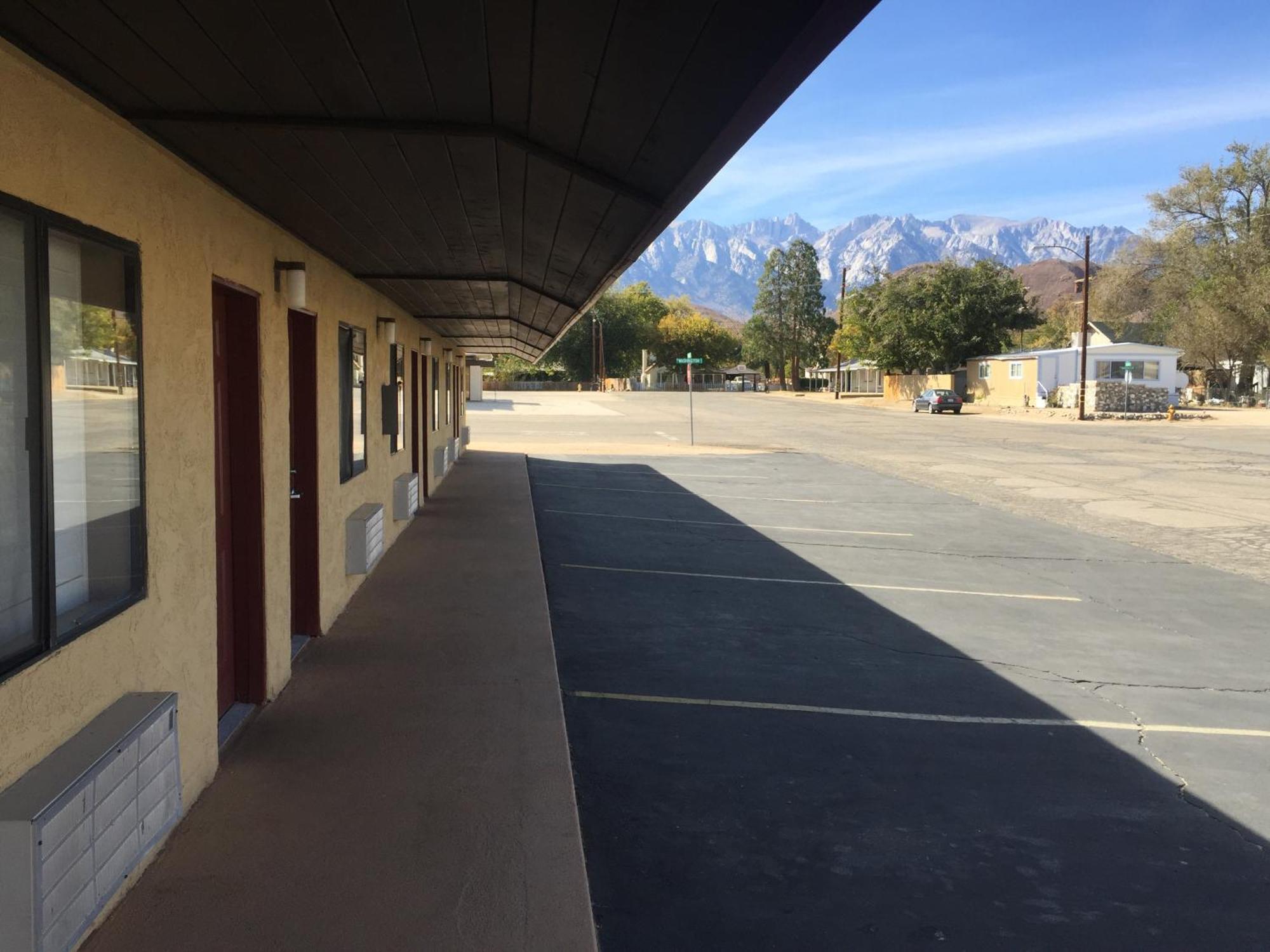 Portal Motel Lone Pine Exterior photo